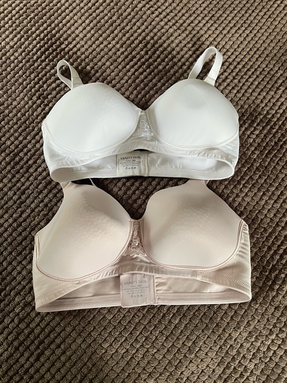 Vanity Fair 71380 Beauty Back Smoother Full Figure Wireless Bra 40D Lot Of 2